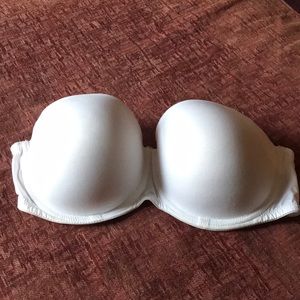 White strapless bra